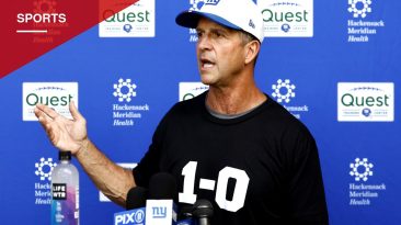 Giants Coach Hands Out '1-0' T-Shirts to Keep Locker Room Focused Week to Week