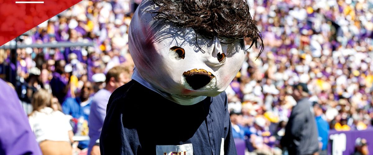 LSU's Mike the Tiger Dons Michael Myers Costume, 'Stalks' Referee Before Being Pulled Back by Staffer