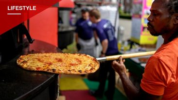 New Haven's Apizza Scene Is Drawing Tourists From Across the Country